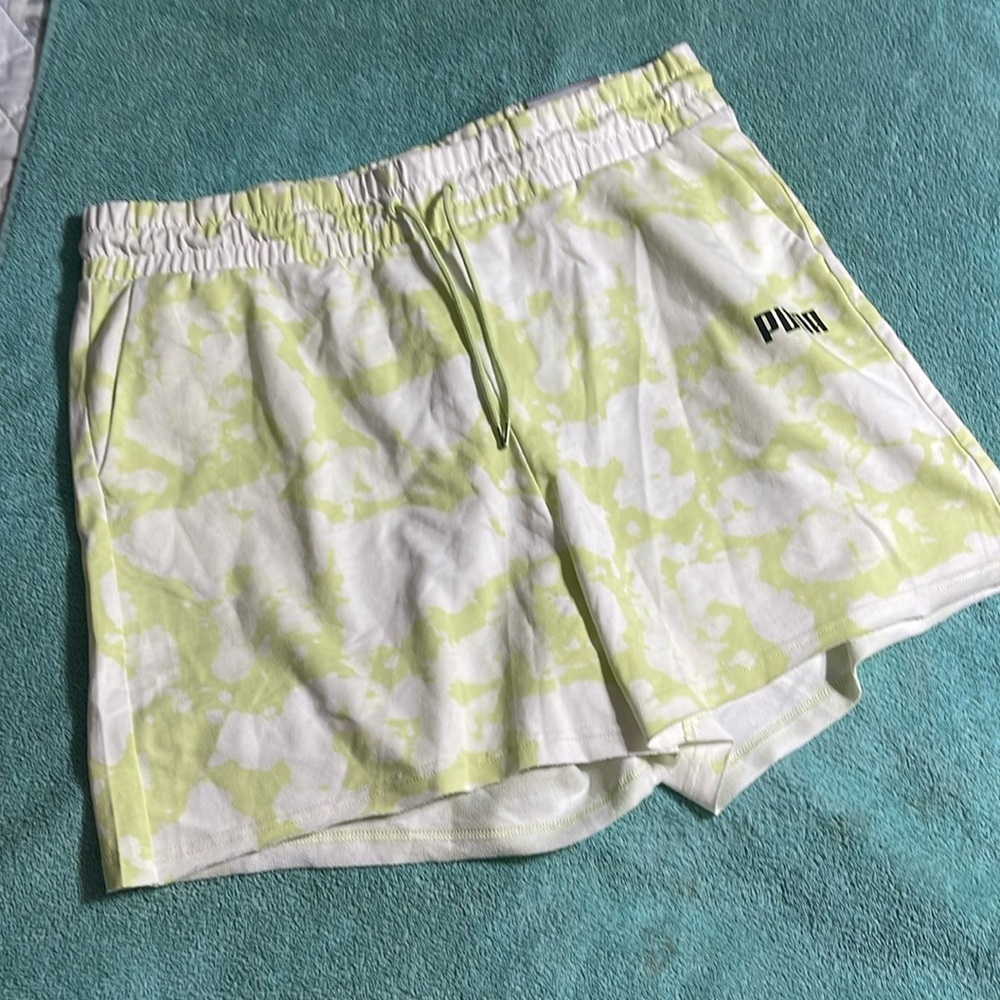 New Puma tie dye shorts XL